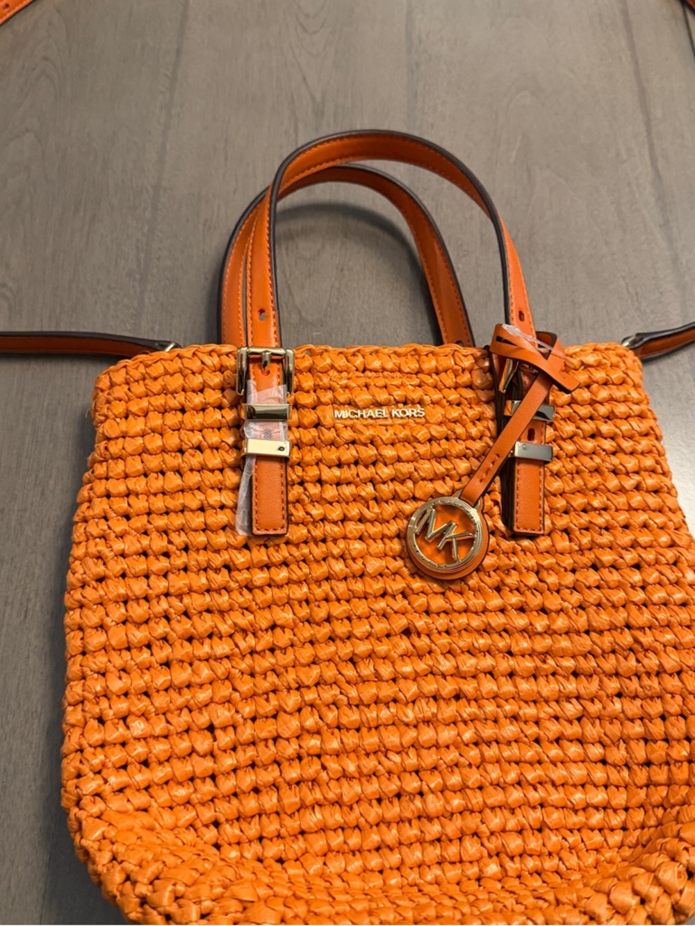 NEW $158 MICHAEL Michael Kors
Quinn XS North-South Tote Crossbody Bag - Picture 3 of 6